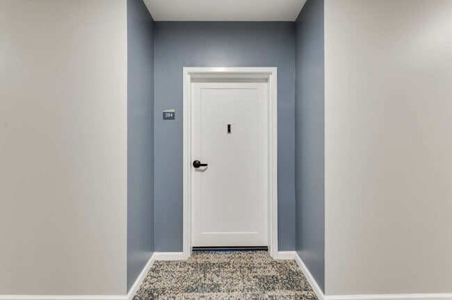 Building Photo - 1420 Ewing Pk Lp