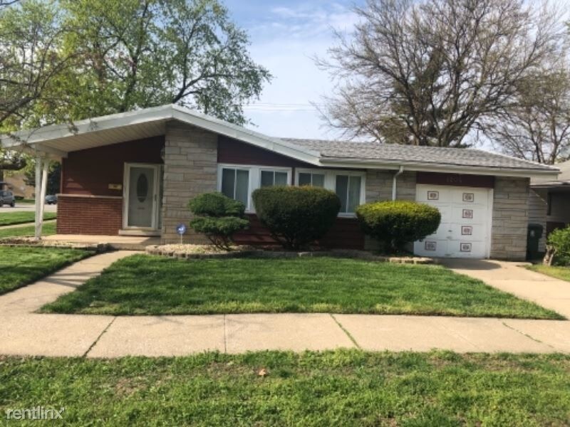Foto principal - 3 br, 2 bath House - 1204 E. 151st Street