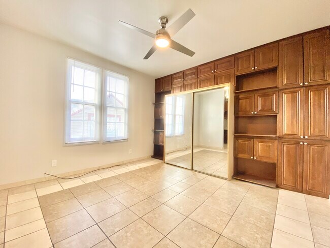 Building Photo - 1328 E 21st St