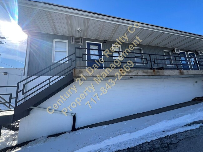 Building Photo - Beautiful 2 Bedroom Apartment on East Market Street