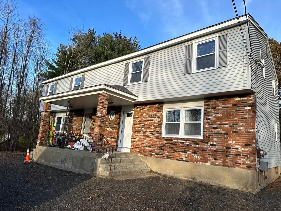 1444 Stafford Rd Unit A, Storrs Mansfield, CT 06268 Apartments in