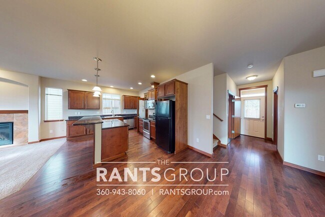 Foto del edificio - Spacious 3-bedroom home with bonus room