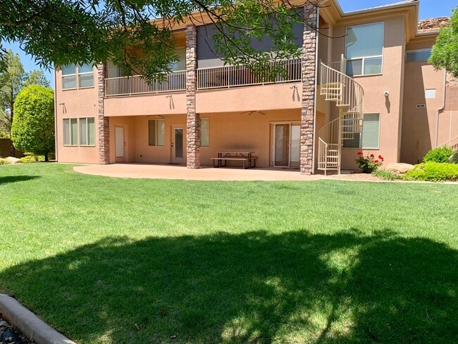 Foto del edificio - 2276 Greystone Dr