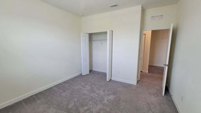 Foto del edificio - 7970 NW Greenbank Cir
