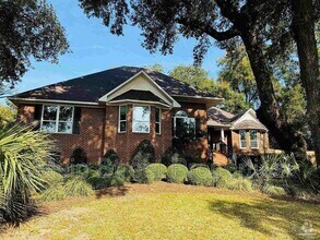 Building Photo - 4700 Bohemia Dr