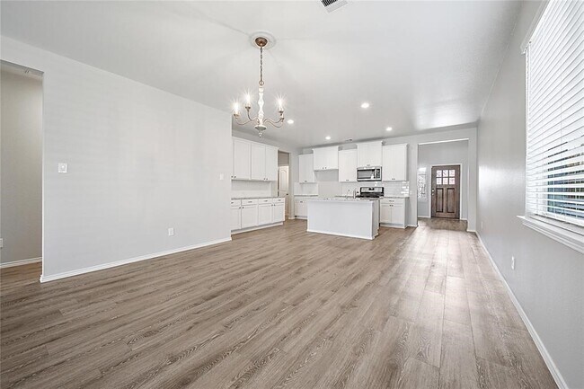 Foto del edificio - 9295 Inland Leather Ln