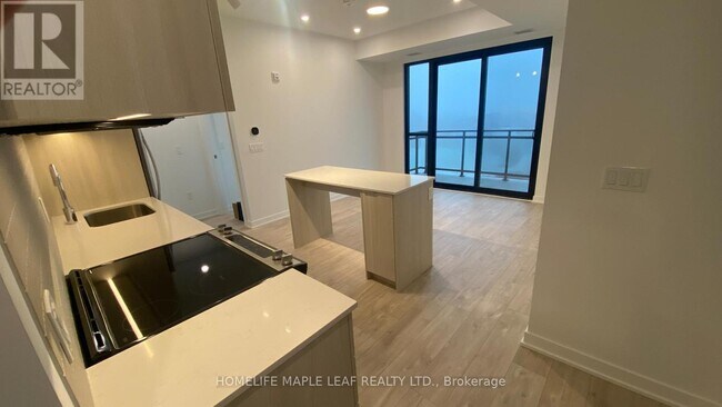 Photo du bâtiment - 720 Whitlock Ave