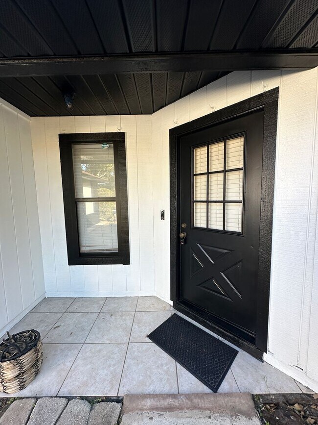 Foto del edificio - Lovely home on huge corner lot, near UCF!