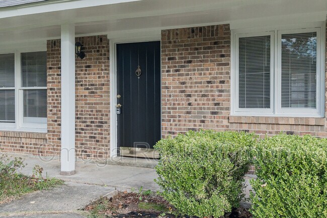 Foto del edificio - 2061 Green Acres Dr