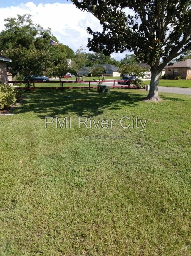Foto del edificio - 2320 Locustwood Ct