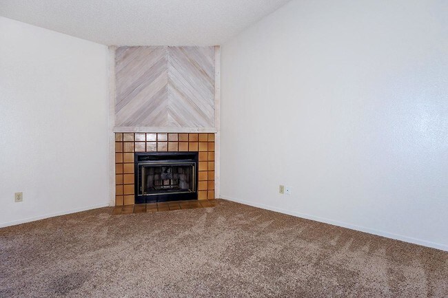 Foto del edificio - Bear Creek Park & Creekside Apartments