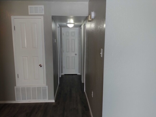Hallway - 2109 W Jackson Ave