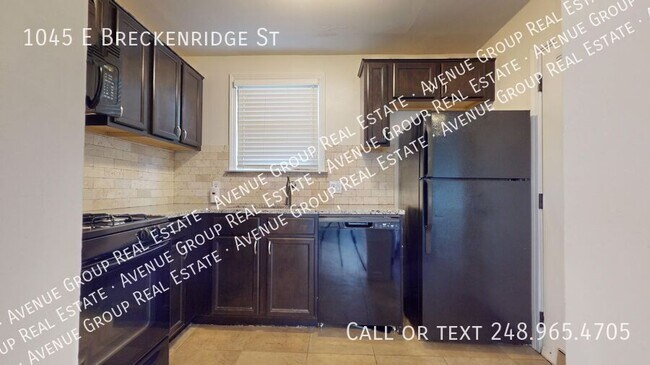 Building Photo - 1045 E Breckenridge St
