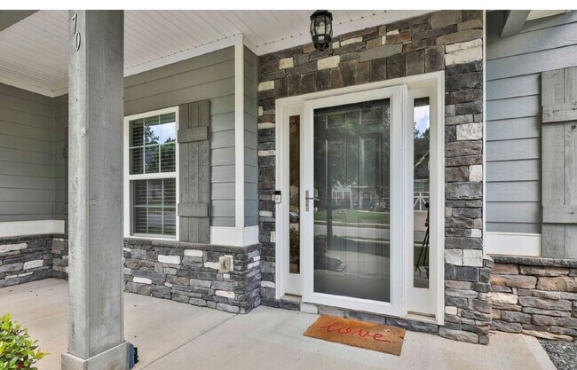 Building Photo - "Spacious 5-Bed Family Retreat with Movie Room & Cozy Patio Fireplace in Sharpsburg!"