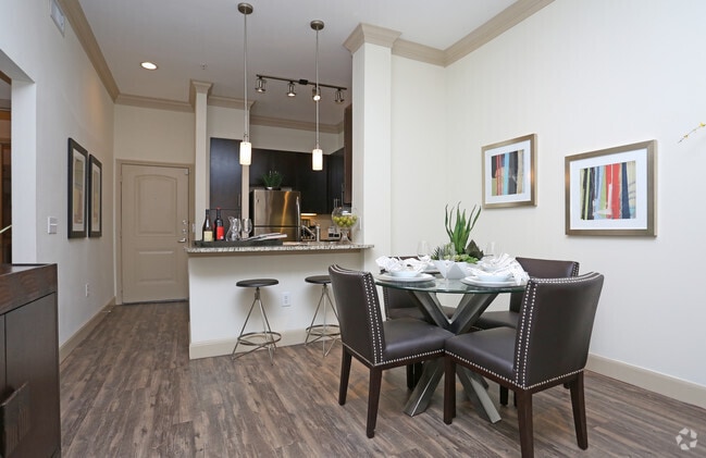 Enjoy 1 Month of FREE Rent! - Enjoy 1 Month of FREE Rent!