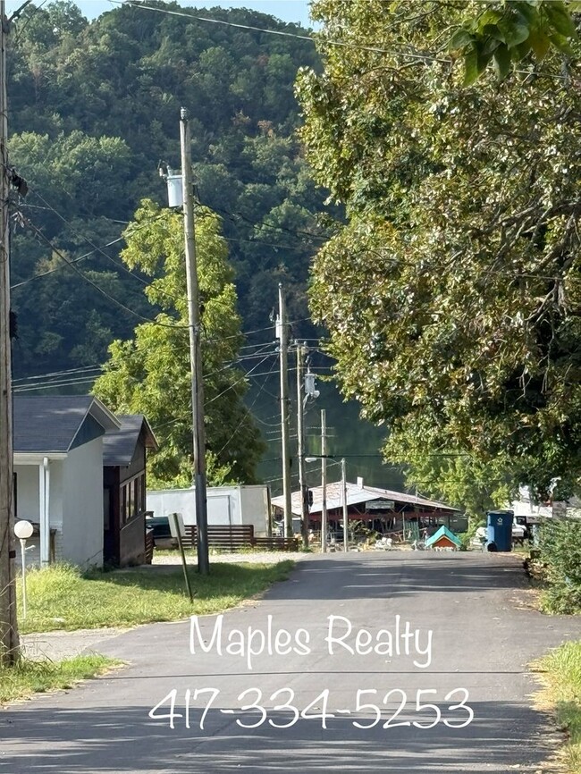 Building Photo - Single Bedroom Home in Rockaway Beach