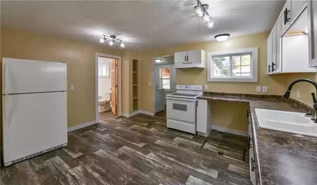 Foto del edificio - 3 Bedrooms, 1 Bathroom Single Family Home ...