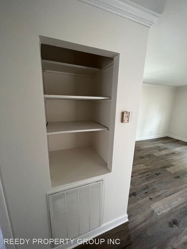 Building Photo - 3 br, 1 bath House - 123 Prince Circle