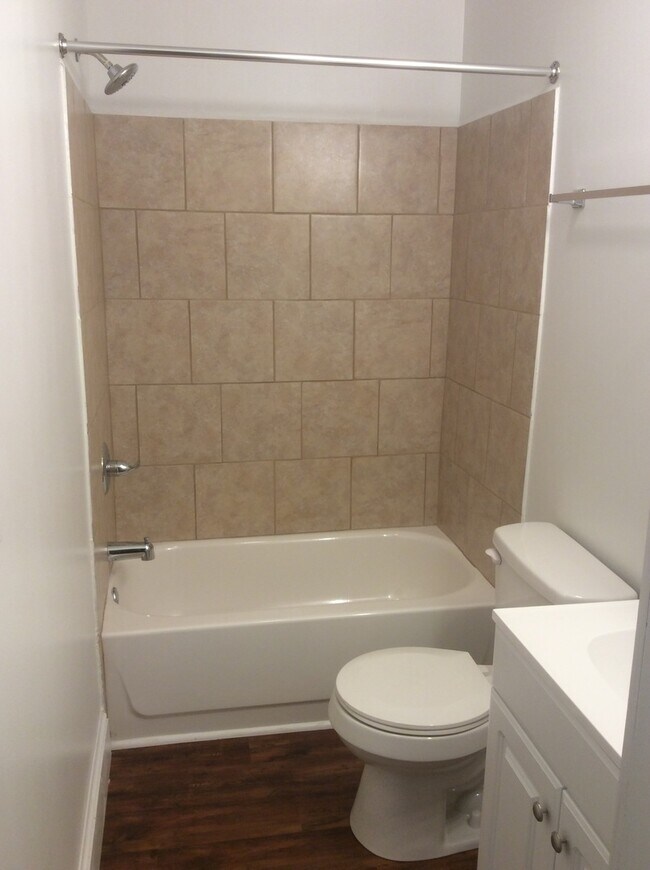 Foto del edificio - Coming Soon! Downtown York! Laundry Included!