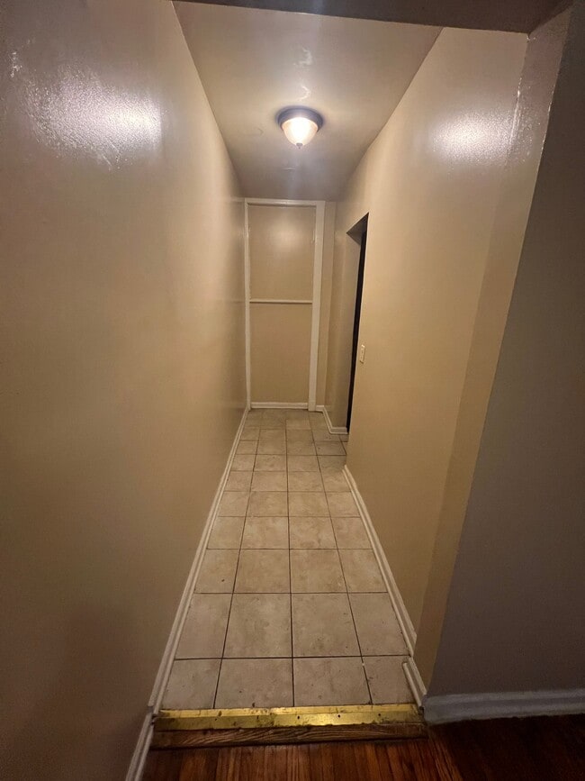 Photo - 7116 S Harvard Ave (Chicago, IL) Apartment