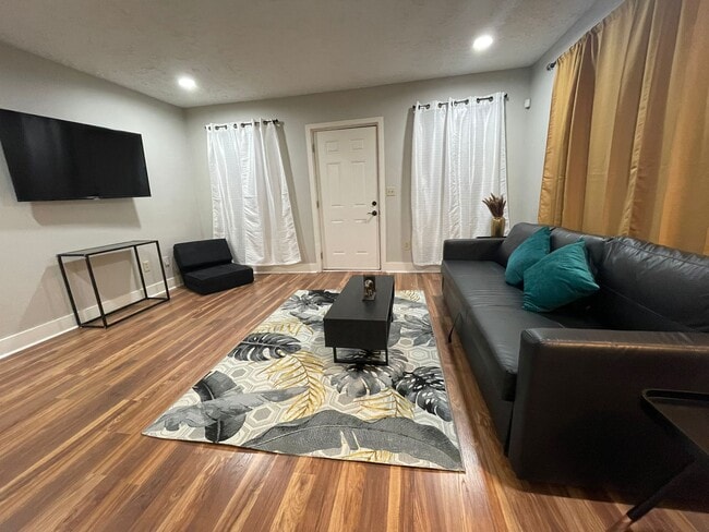 Livingroom - 1158 Metropolitan Pky SW