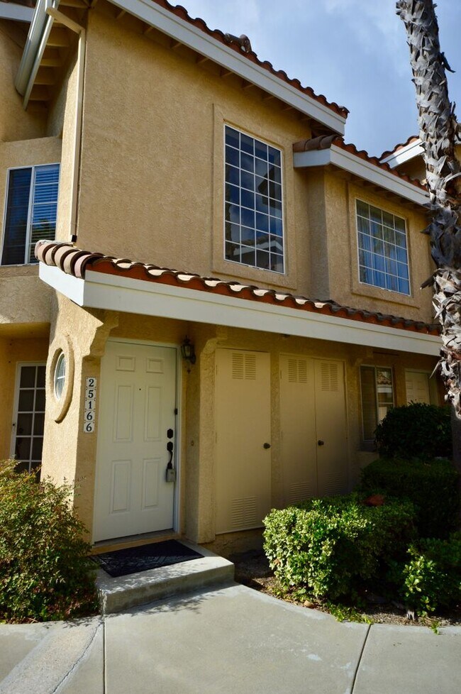 Foto del edificio - Remodeled 3 Bedroom Laguna Niguel Townhome