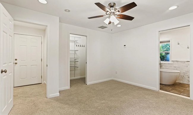 Photo - 3194 St Johns Ln House