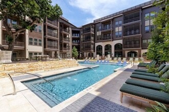 Building Photo - 10520 Lakeline Mall Dr