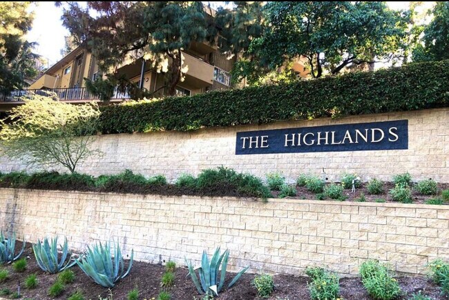 Foto del edificio - 6728 Hillpark Dr