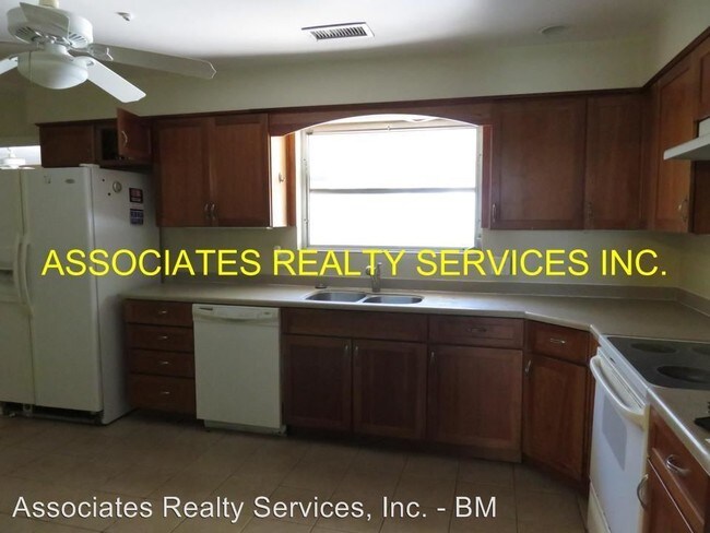 Foto del edificio - 4 br, 2 bath House - 3435 NW 7th PL