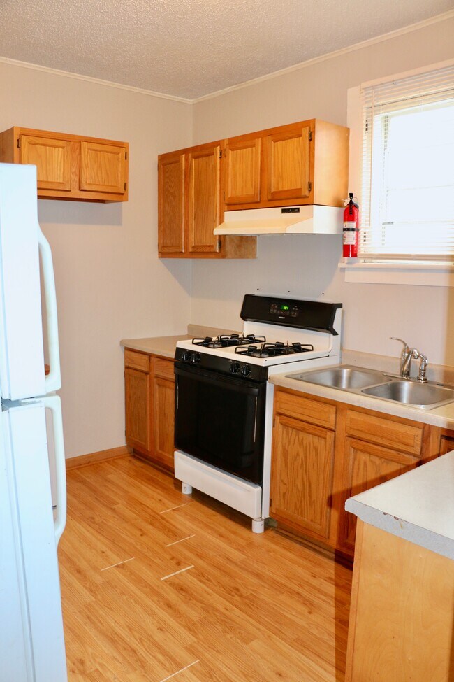 Cocina - 232 Lincoln St