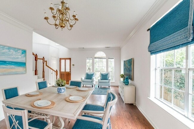 Building Photo - 1702 River Trail