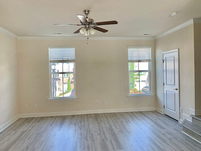 Foto del edificio - Room in Townhome on Suffield Way