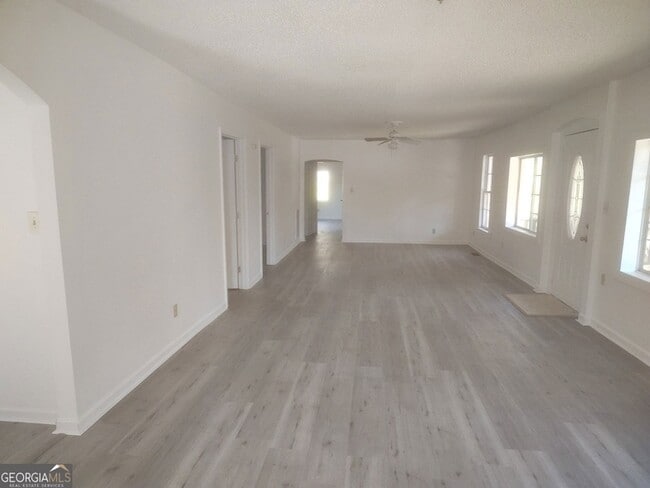 Foto del edificio - 929 Bond Bridge Rd