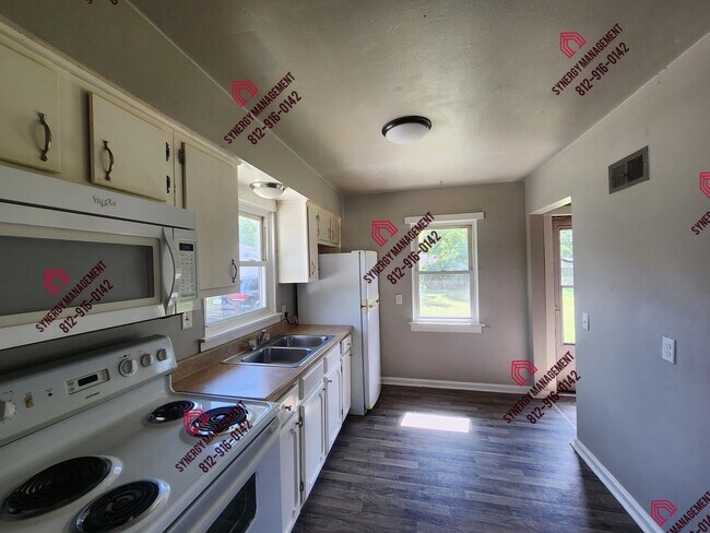 Building Photo - 2051 Covert Ave