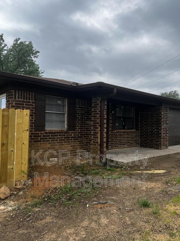Primary Photo - 2702 Rudy Road