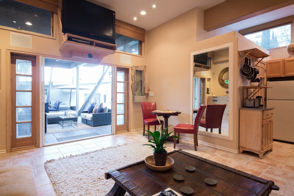 Foto principal - 8567 Walnut Dr