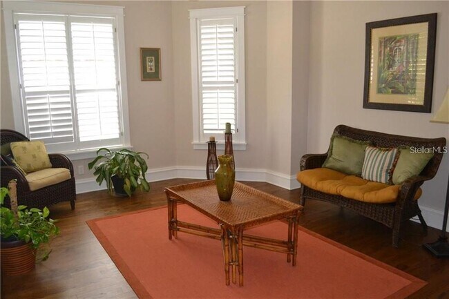 Foto del edificio - 3611 S Waverly Pl