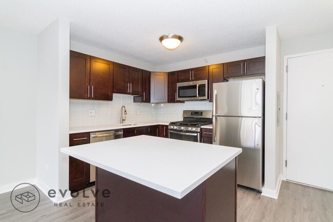 Foto del edificio - 540 N State St