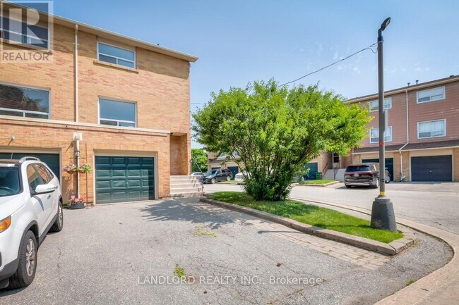 Photo du bâtiment - 2830 Midland Ave