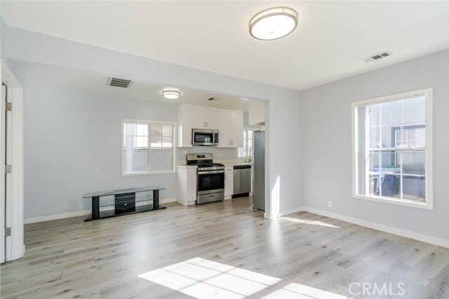 Foto del edificio - 301 E Alameda Ave