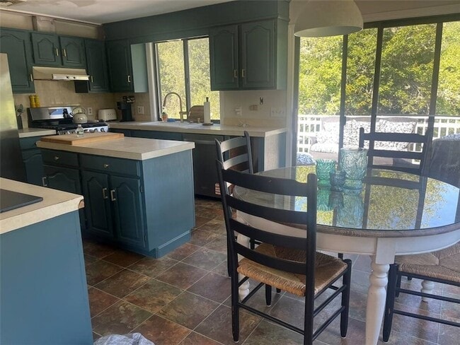 Photo - 16 Pleasant View Dr House