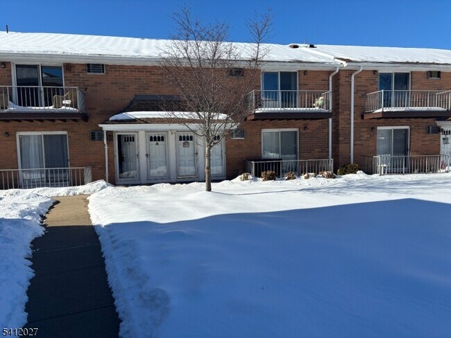 Foto del edificio - 15 Cottage St