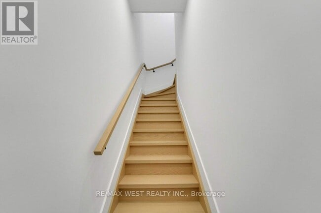 Building Photo - 661 Winona Dr