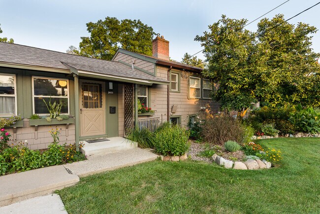 Foto del edificio - 2655 Whitewood St