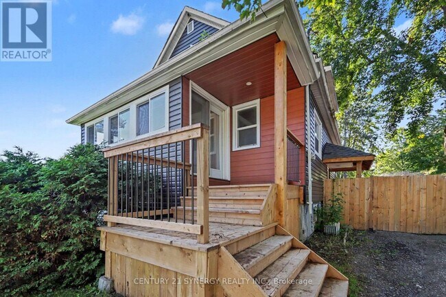 Building Photo - 1221 Fairgreen Ave