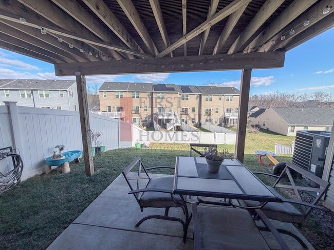 Building Photo - Village Oaks Townhome 3bed/2.5Bath