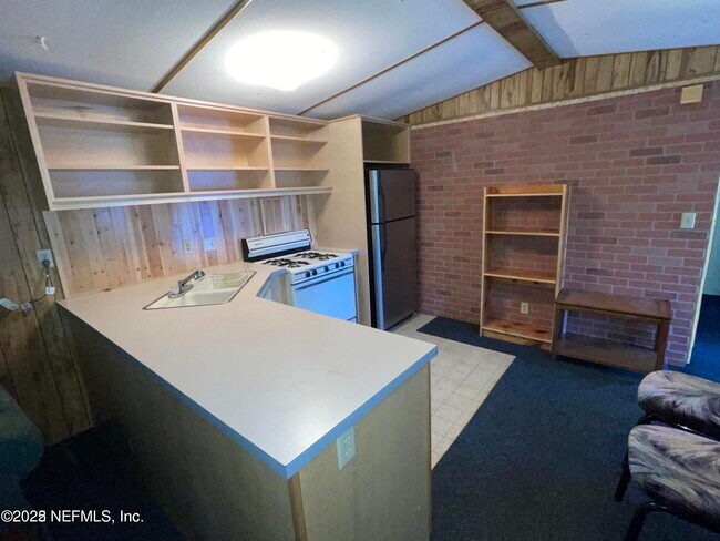 Foto del edificio - 205 Lakeview Ct