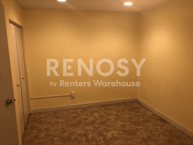 Foto del edificio - Available July 1st - 1 Bed/1 Bath Triplex in Prior Lake