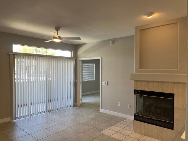 Foto del edificio - 7400 W Flamingo Rd